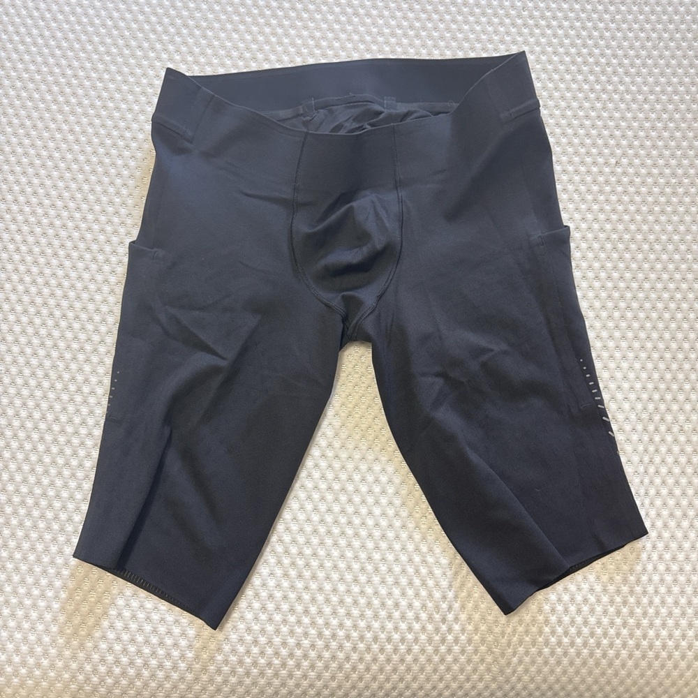 Lululemon Men’s Senseknit Black Running Shorts/Half tights - Size Medium